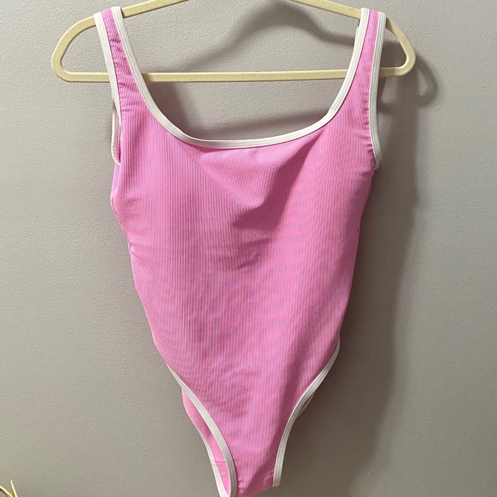 Lain Snow Swimsuit in Pitaya Pink